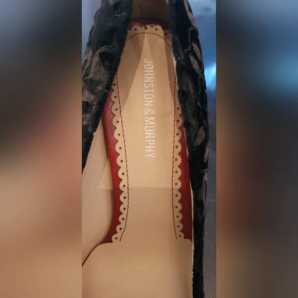 Johnston & Murphy pumps, velvet pattern - Picture 2 of 6